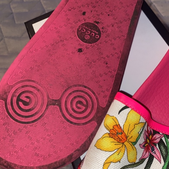 Gucci Slides - Picture 5 of 7